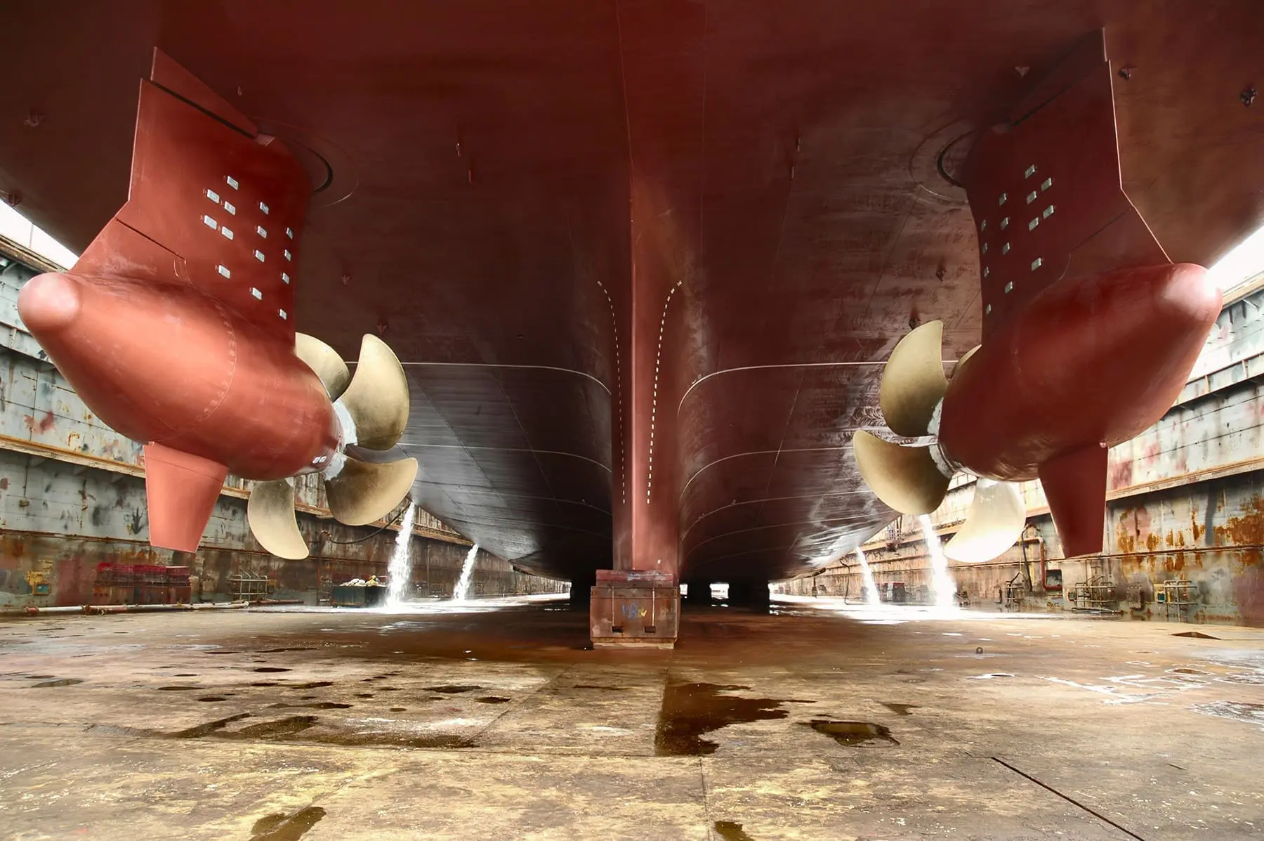 rsz-cropped-redhull rsz-cropped-redhull